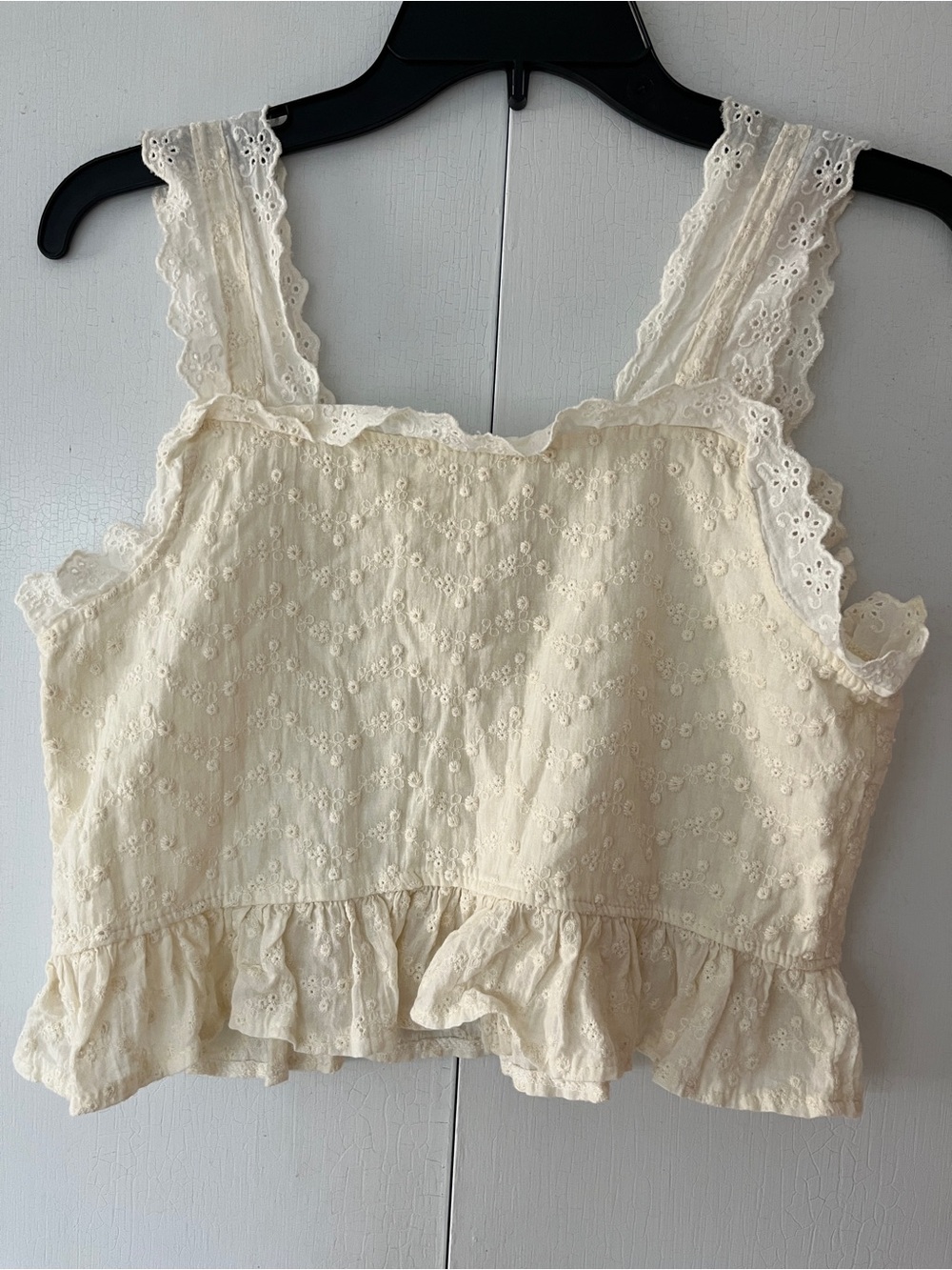 Cream Eyelet Button-Front Ruffle Crop Top - Picture 2 of 2